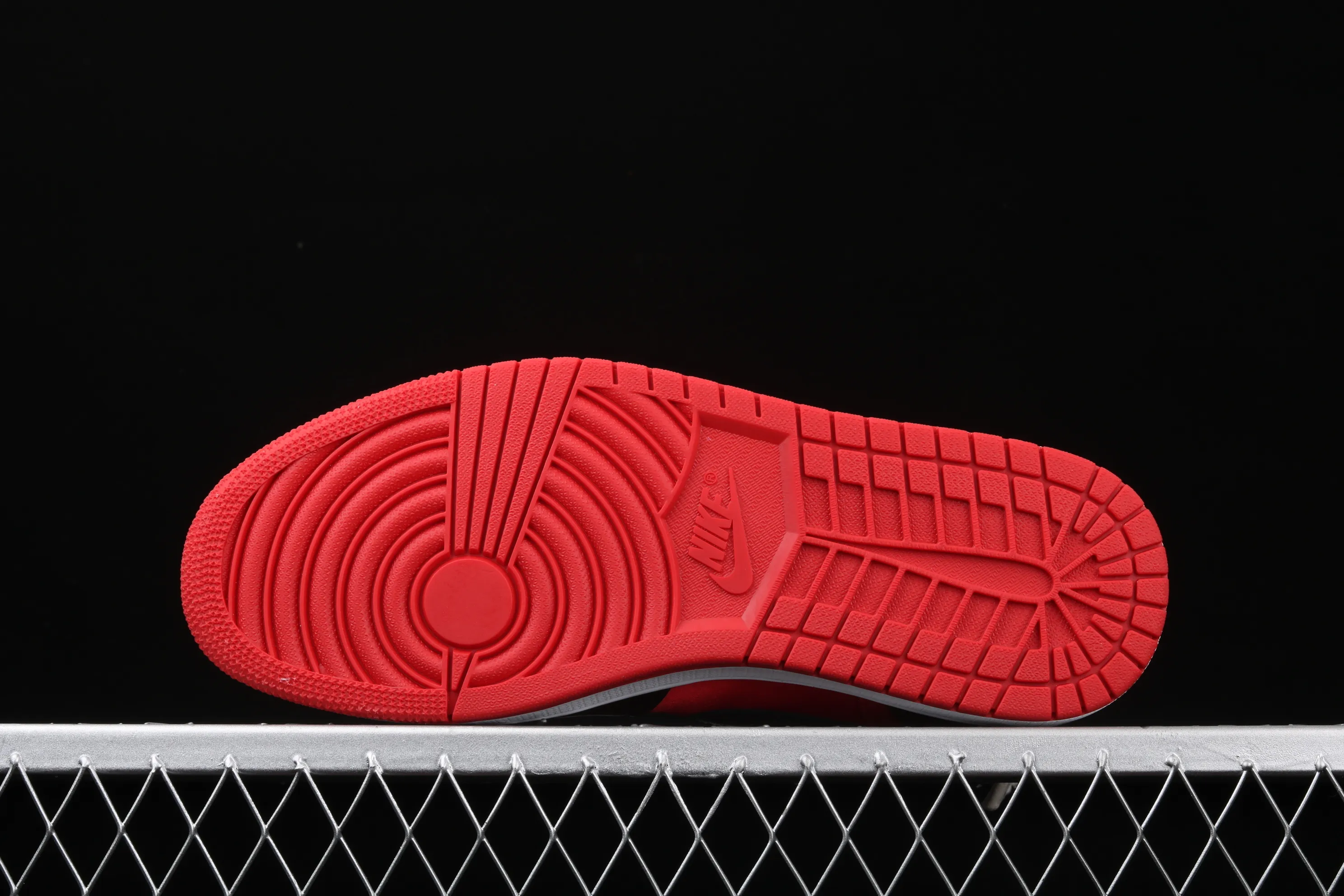 All categories Air Jordan Jordan series basketball shoes Air Jordan 1 Mid Air Jordan 1 Mid WMNS AJ1 Joe 1 black red patent leather silk BQ6472-600